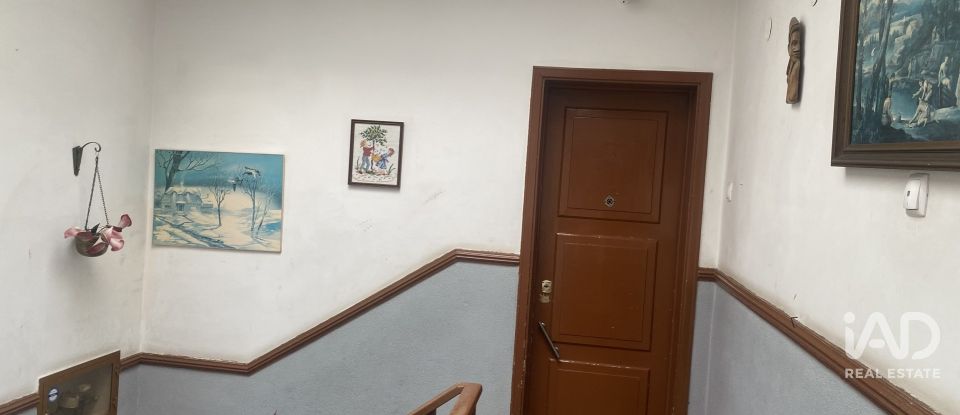 Bâtiment à Almada, Cova da Piedade, Pragal e Cacilhas de 330 m²