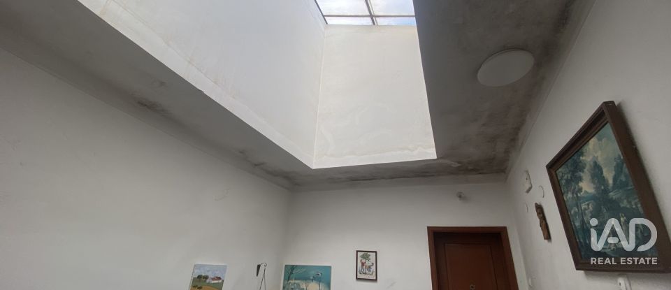 Bâtiment à Almada, Cova da Piedade, Pragal e Cacilhas de 330 m²