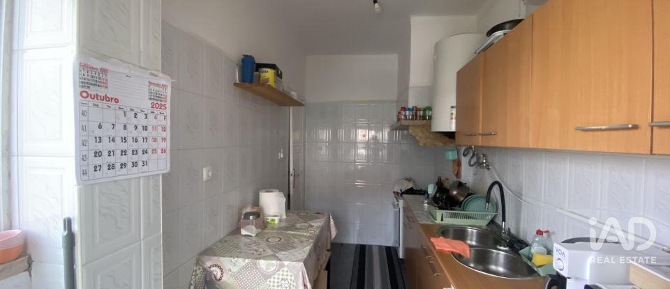 Bâtiment à Almada, Cova da Piedade, Pragal e Cacilhas de 330 m²