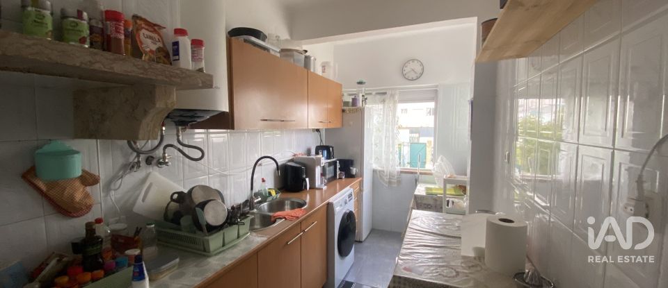 Bâtiment à Almada, Cova da Piedade, Pragal e Cacilhas de 330 m²