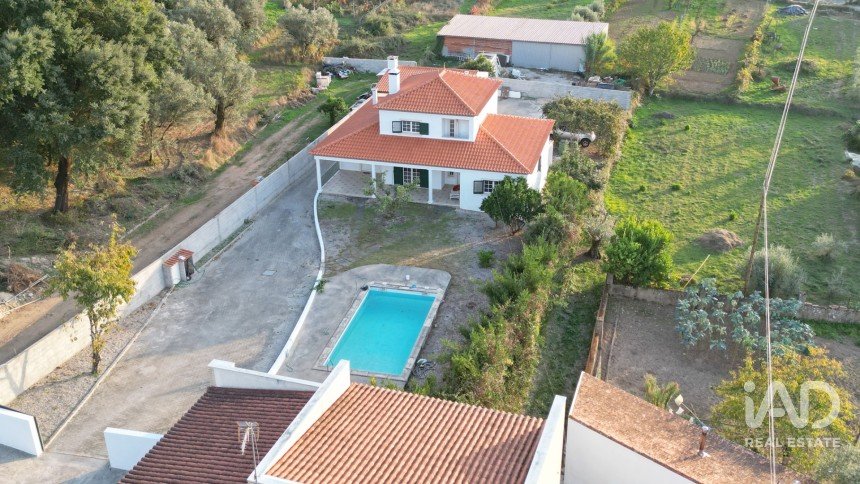 Moradia T4 em São Miguel, Santa Eufémia e Rabaçal de 181 m²