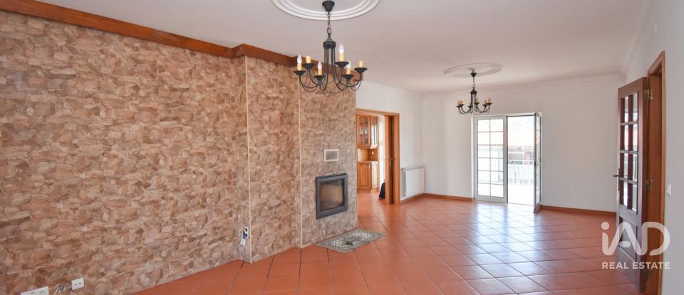 Moradia T4 em São Miguel, Santa Eufémia e Rabaçal de 181 m²