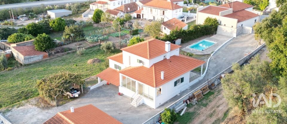 Moradia T4 em São Miguel, Santa Eufémia e Rabaçal de 181 m²