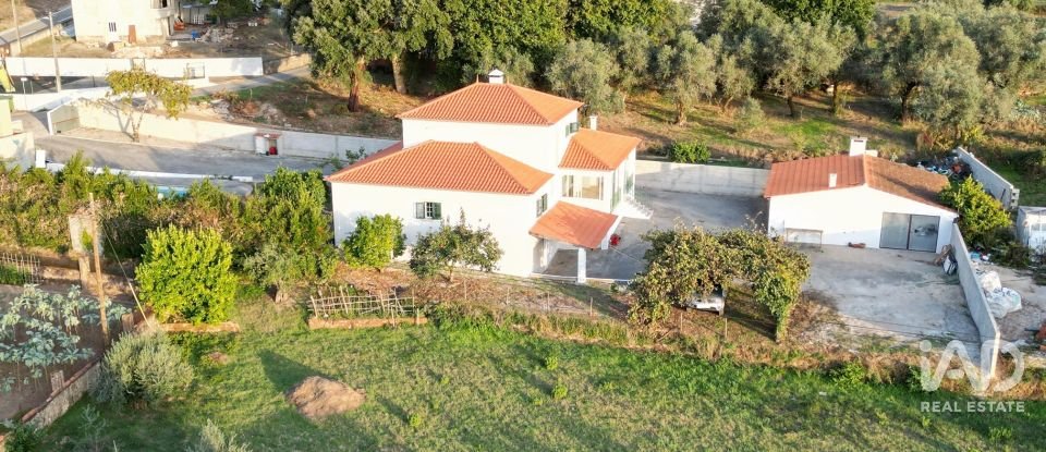 Moradia T4 em São Miguel, Santa Eufémia e Rabaçal de 181 m²