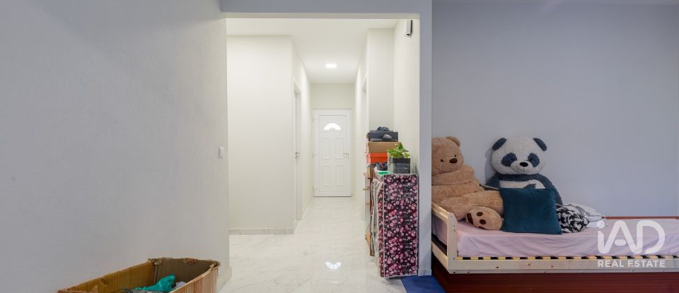 Moradia T5 em Caldas da Rainha - Santo Onofre e Serra do Bouro de 140 m²