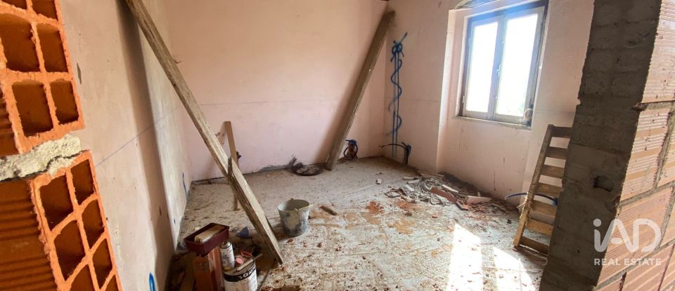 Casa de Campo T3 em Campelos e Outeiro da Cabeça de 89 m²