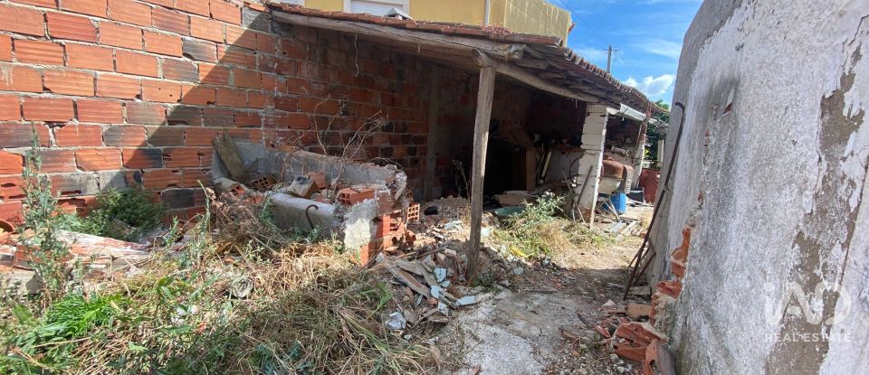 Casa de Campo T3 em Campelos e Outeiro da Cabeça de 89 m²