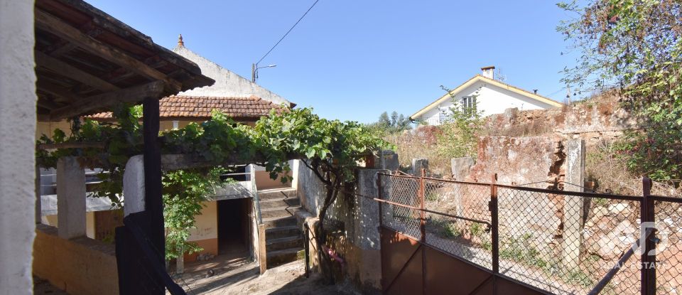 Quinta agrícola T5 em São Miguel, Santa Eufémia e Rabaçal de 272 m²