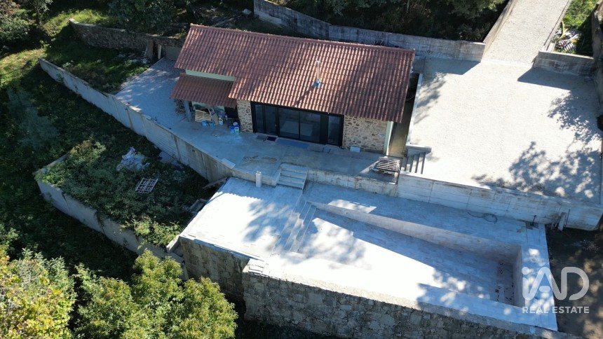 Casa tradicional T4 em Fornelos e Queijada de 128 m²