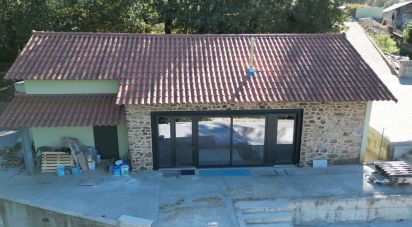 Maison traditionnelle T4 à Fornelos e Queijada de 128 m²