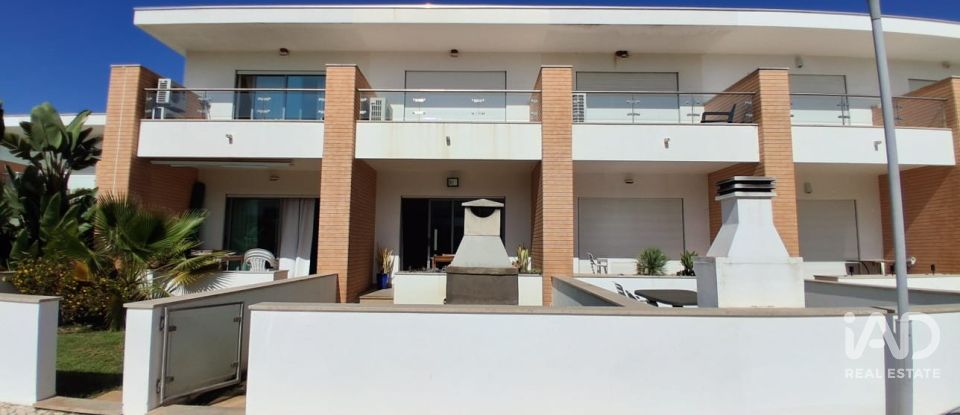 Moradia em banda T2 em Albufeira e Olhos de Água de 97 m²