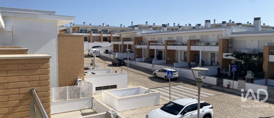 Moradia em banda T2 em Albufeira e Olhos de Água de 97 m²