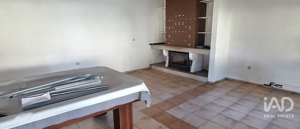 Moradia T4 em Recarei de 250 m²