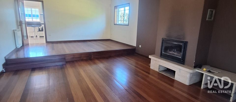Moradia T4 em Recarei de 250 m²