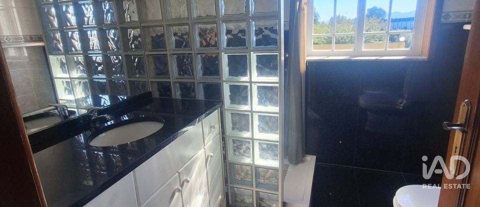 Moradia T4 em Recarei de 250 m²