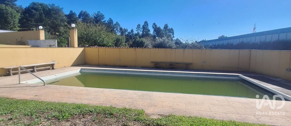 Moradia T4 em Recarei de 250 m²