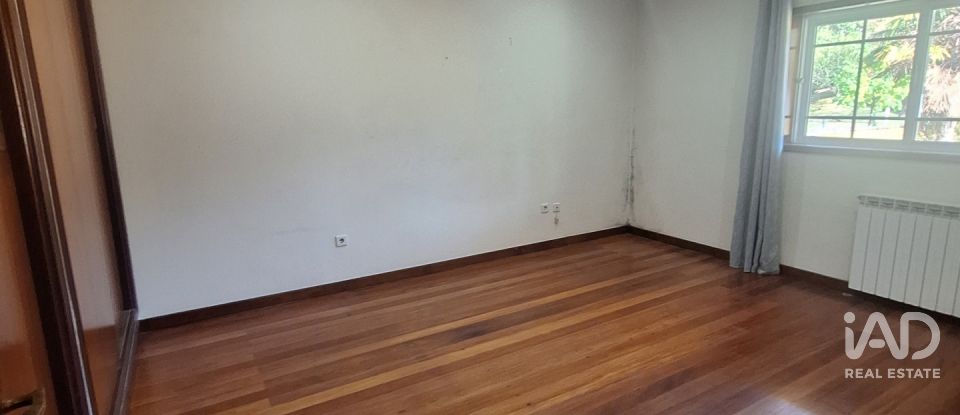 Moradia T4 em Recarei de 250 m²