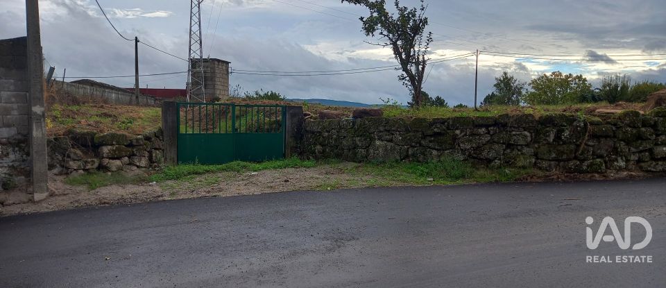 Terreno em Adoufe e Vilarinho de Samardã de 4 221 m²