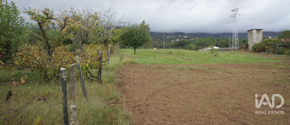 Terreno em Adoufe e Vilarinho de Samardã de 4 221 m²