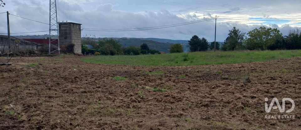 Terreno em Adoufe e Vilarinho de Samardã de 4 221 m²