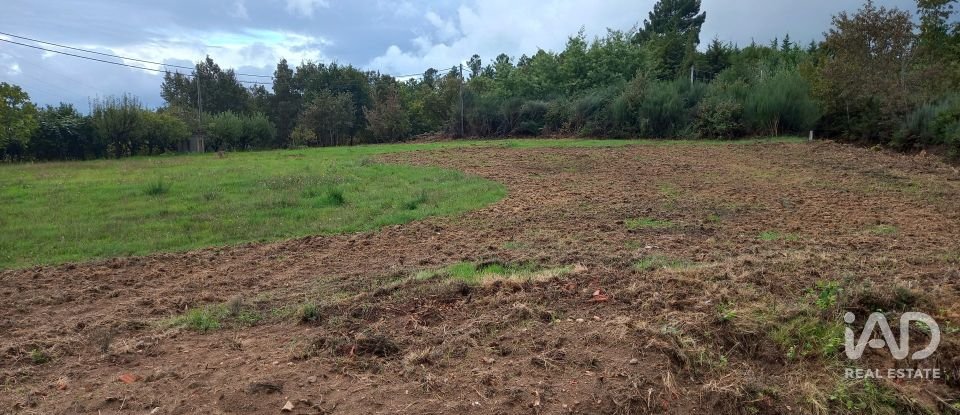 Terreno em Adoufe e Vilarinho de Samardã de 4 221 m²