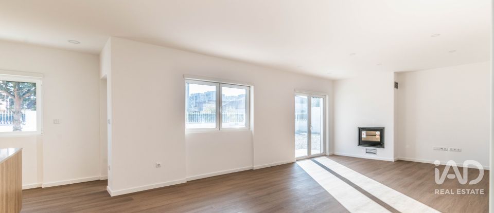 Moradia T4 em Marinha Grande de 220 m²