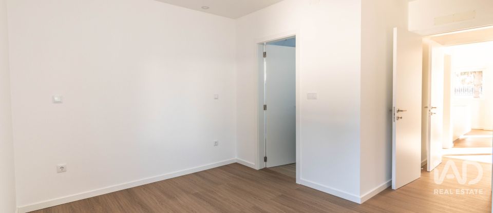 Moradia T4 em Marinha Grande de 220 m²