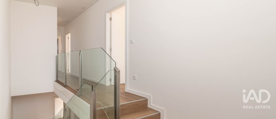 Moradia T4 em Marinha Grande de 220 m²