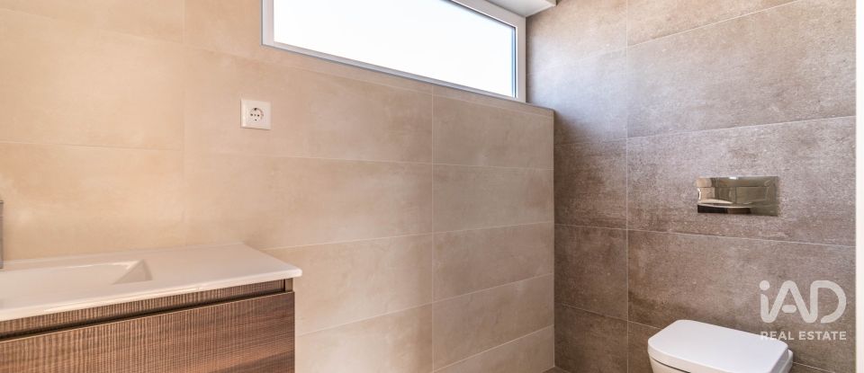 Moradia T4 em Marinha Grande de 220 m²