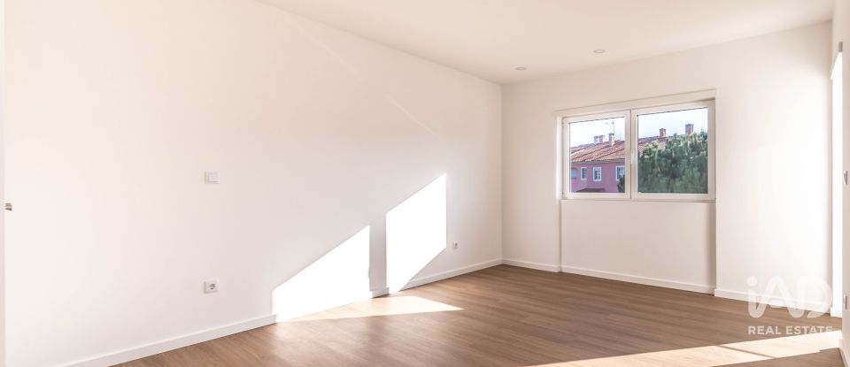 Moradia T4 em Marinha Grande de 220 m²