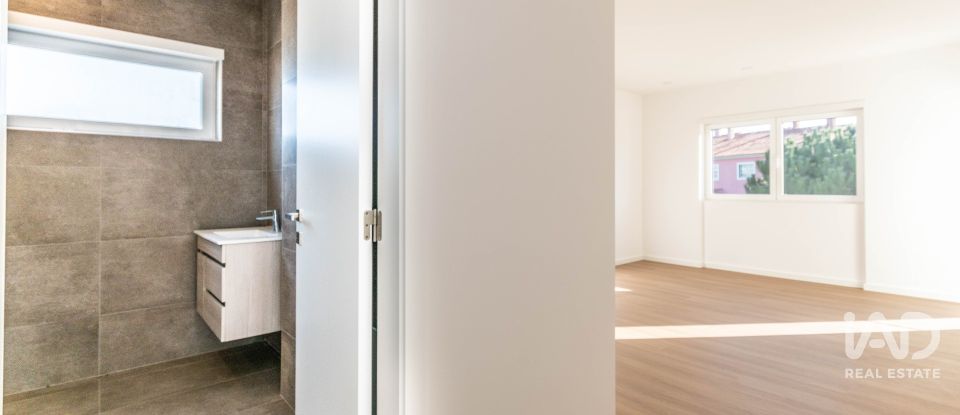 Moradia T4 em Marinha Grande de 220 m²