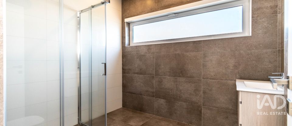 Moradia T4 em Marinha Grande de 220 m²