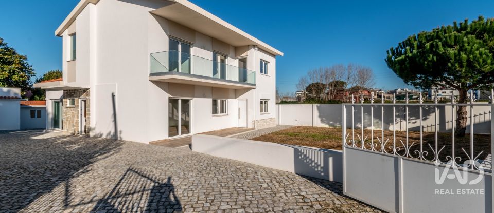 Moradia T4 em Marinha Grande de 220 m²