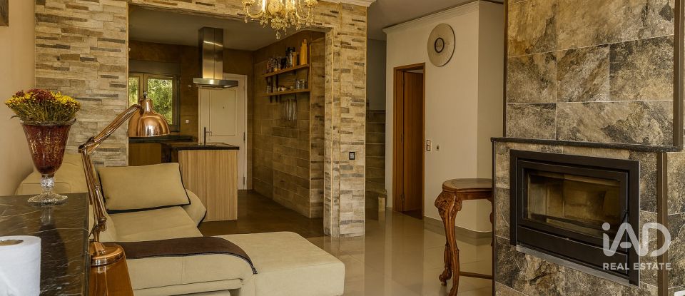 Moradia em banda T3 em Arcos e Mogofores de 102 m²