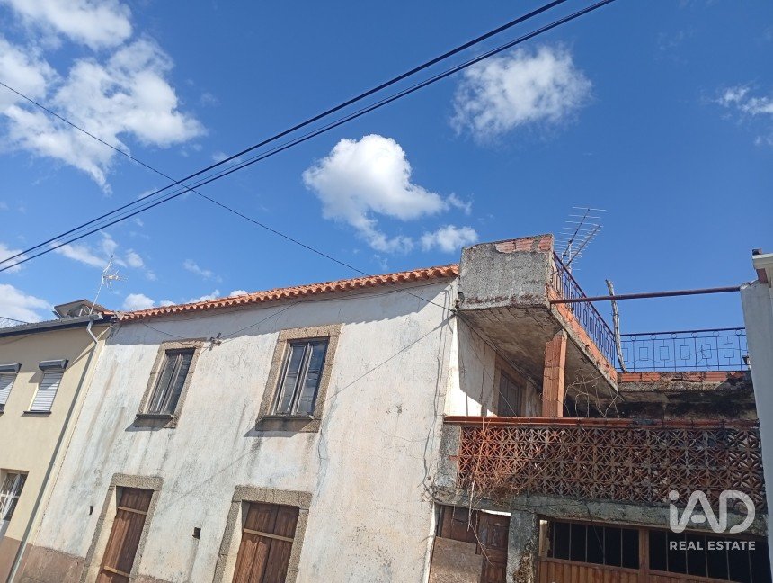 Moradia térrea T2 em Paul de 100 m²