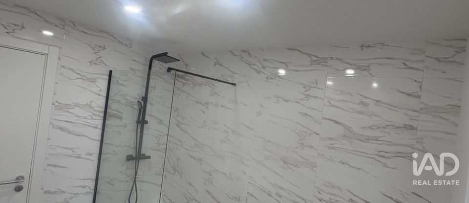 Apartment T2 in Almada, Cova da Piedade, Pragal e Cacilhas of 85 m²