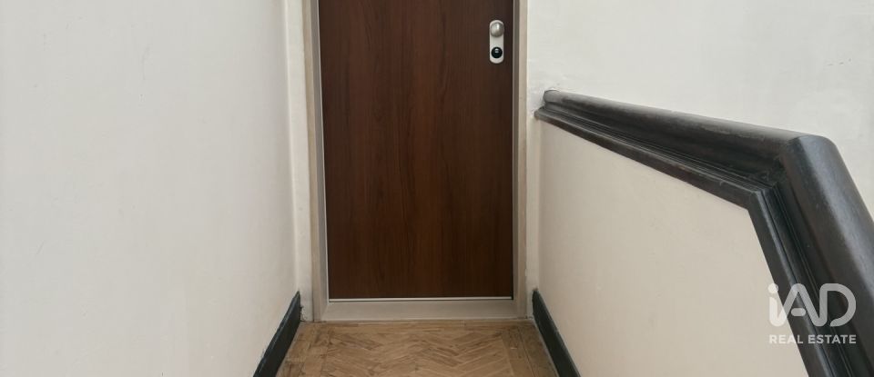 Apartment T2 in Almada, Cova da Piedade, Pragal e Cacilhas of 85 m²