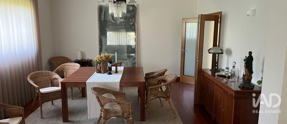 Moradia T4 em Lemenhe, Mouquim e Jesufrei de 300 m²