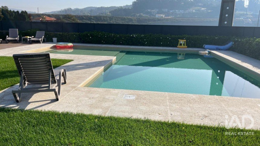 Moradia T4 em Lemenhe, Mouquim e Jesufrei de 300 m²