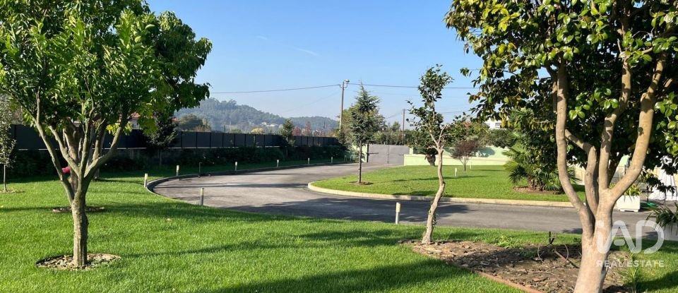 Moradia T4 em Lemenhe, Mouquim e Jesufrei de 300 m²