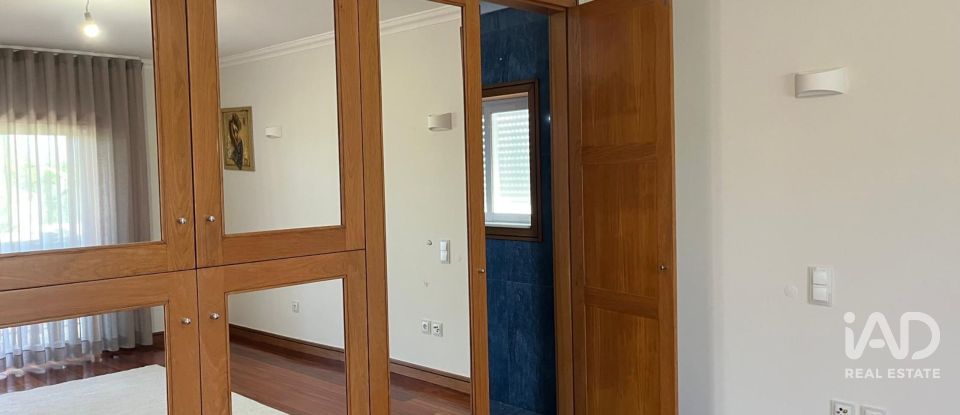 Moradia T4 em Lemenhe, Mouquim e Jesufrei de 300 m²