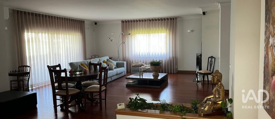 Moradia T4 em Lemenhe, Mouquim e Jesufrei de 300 m²