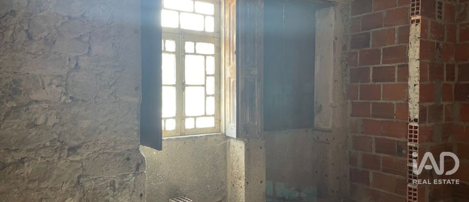 Quinta T4 em Esqueiros, Nevogilde e Travassós de 656 m²