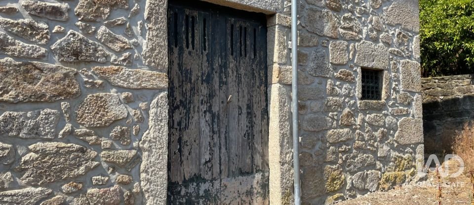 Quinta T4 em Esqueiros, Nevogilde e Travassós de 656 m²