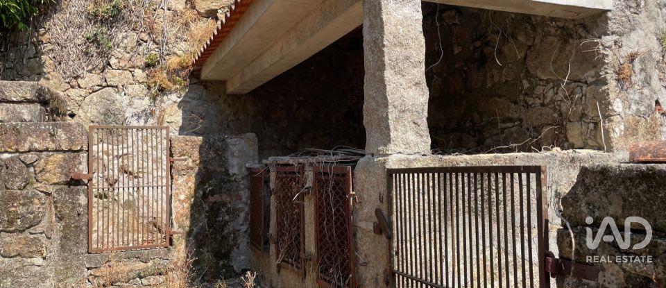 Quinta T4 em Esqueiros, Nevogilde e Travassós de 656 m²