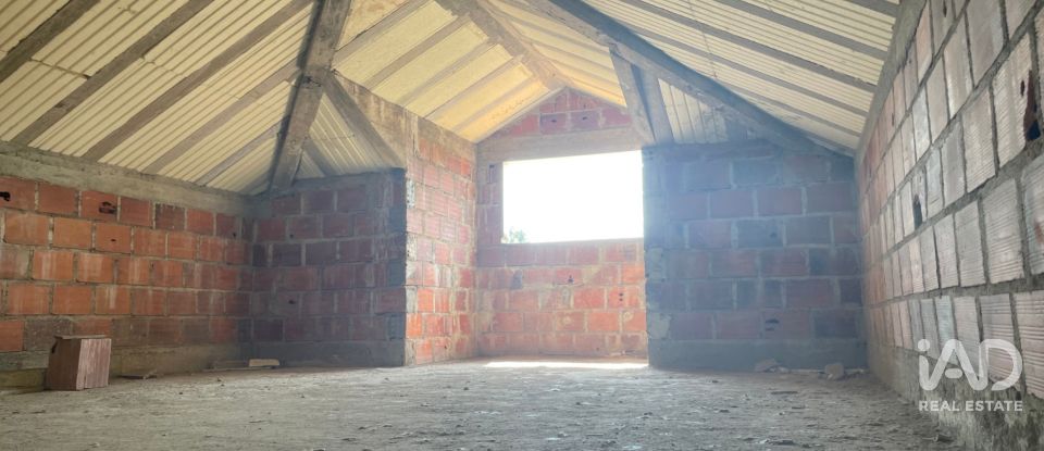 Quinta T4 em Esqueiros, Nevogilde e Travassós de 656 m²