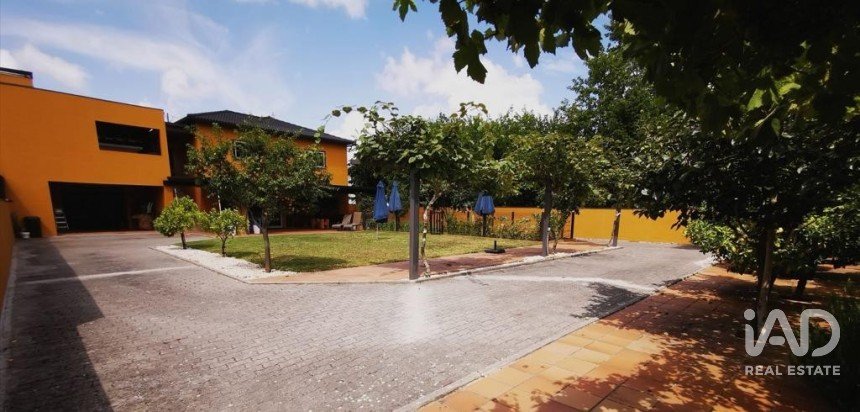 Lodge T5 in Pampilhosa of 292 m²