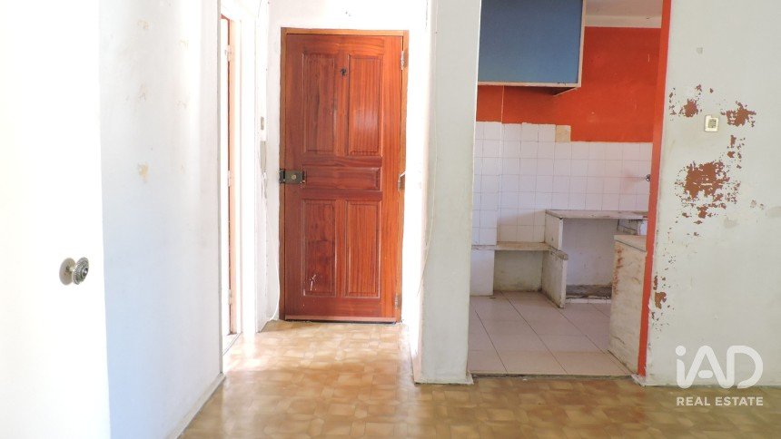 Apartamento T3 em Laranjeiro e Feijó de 63 m²