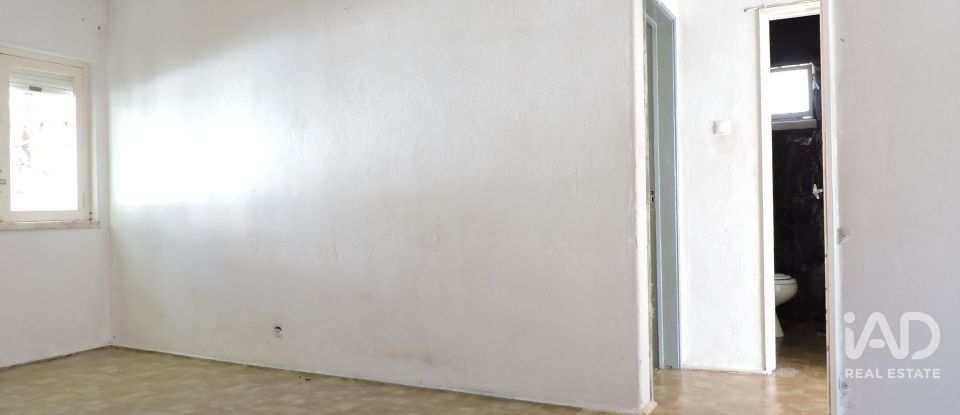 Apartamento T3 em Laranjeiro e Feijó de 63 m²