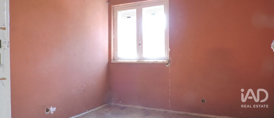 Apartamento T3 em Laranjeiro e Feijó de 63 m²